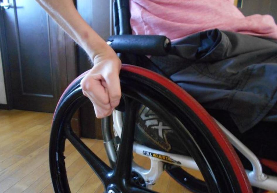 車椅子スロープの勾配を介助する方法とは 安全な幅はどれくらい 障害者のドクゼツ本音とーく