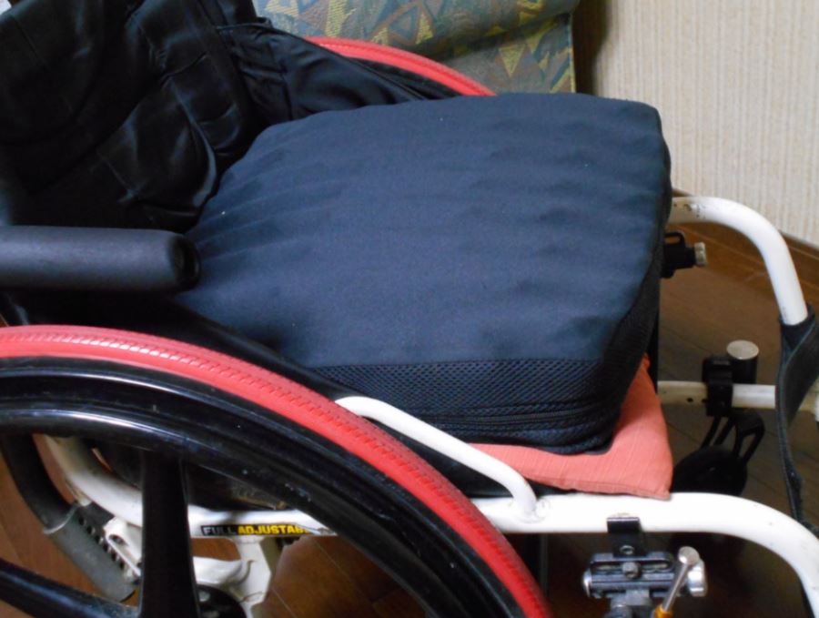 車椅子と車椅子座布団