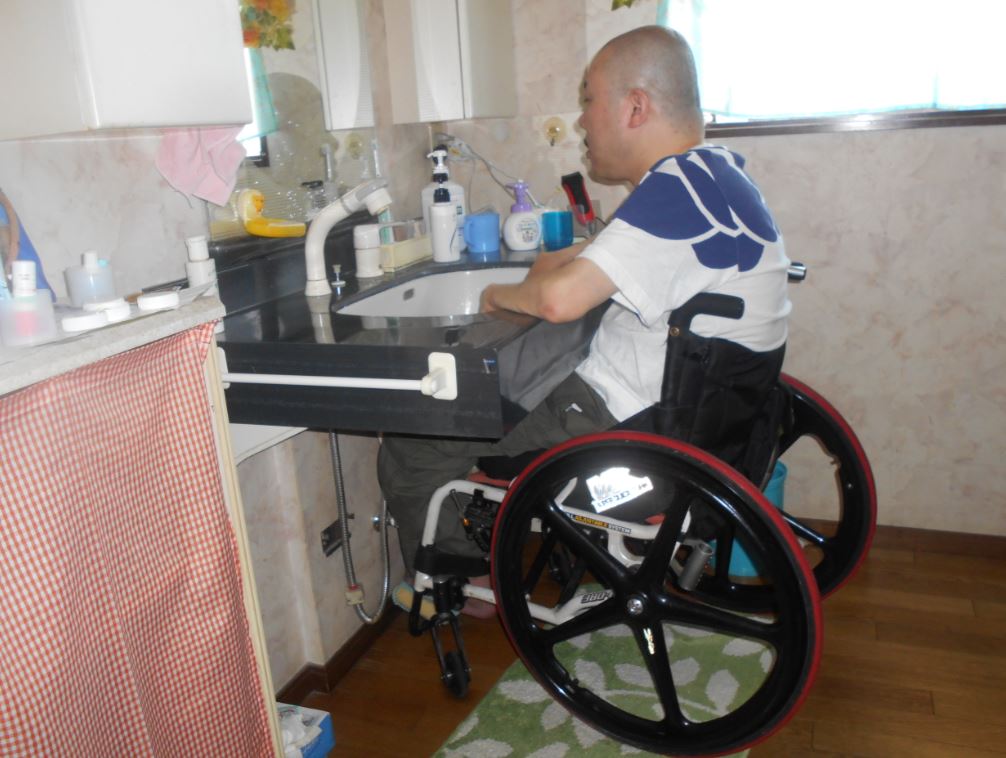 車椅子対応の洗面台