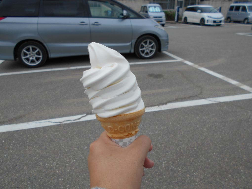 千里浜レストハウスのソフトクリーム
