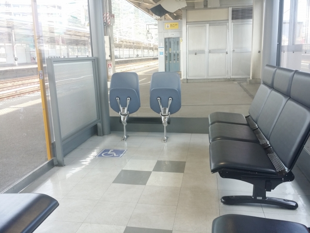 新幹線の待合室